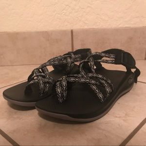 Women’s Chaco 2 strap black new